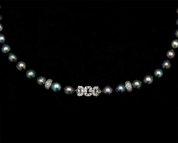 Black Buckle Pearl Necklace with 2 Rondels