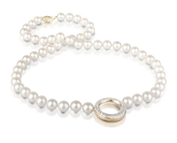 Diamond O Pearl Necklace