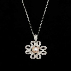 Flower Pearl Pendant