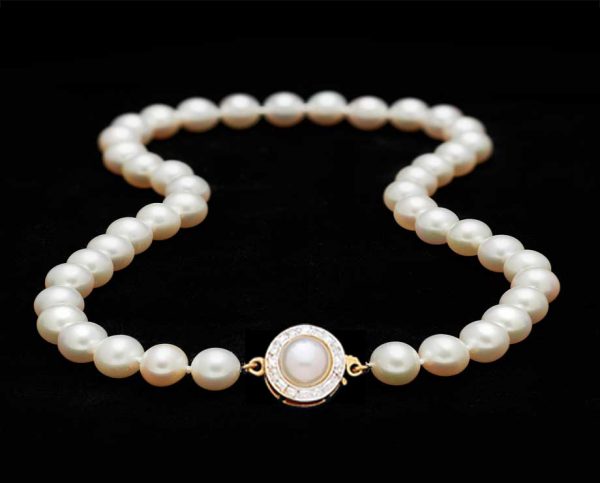 Necklace with Double Sided Diamond Pearl Clasp