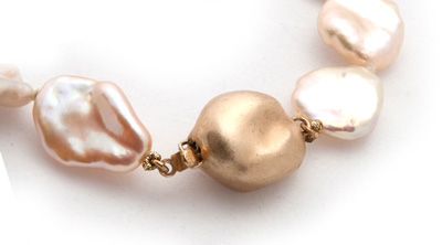 gold baroque pearl necklace clasp
