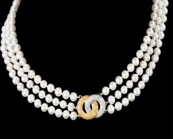 Victoria Diamond Clasp with Pearl Necklace