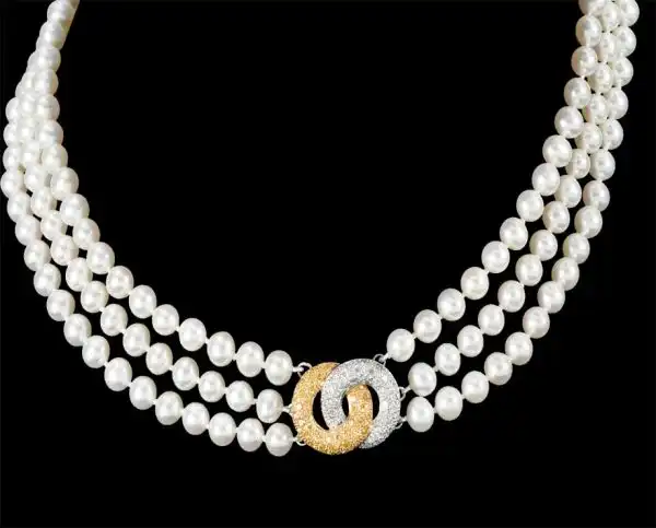 Victoria Diamond Clasp with Pearl Necklace