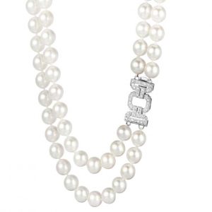 White Side Buckle Pearl Necklace