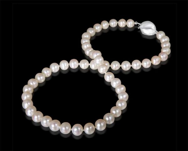 Baroque Clasp with Pearl Necklace