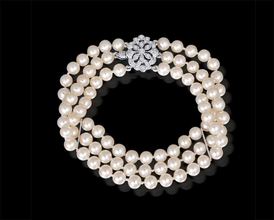 triple strand pearl bracelet