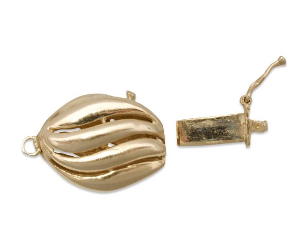 Oval gold pearl bracelet clasp