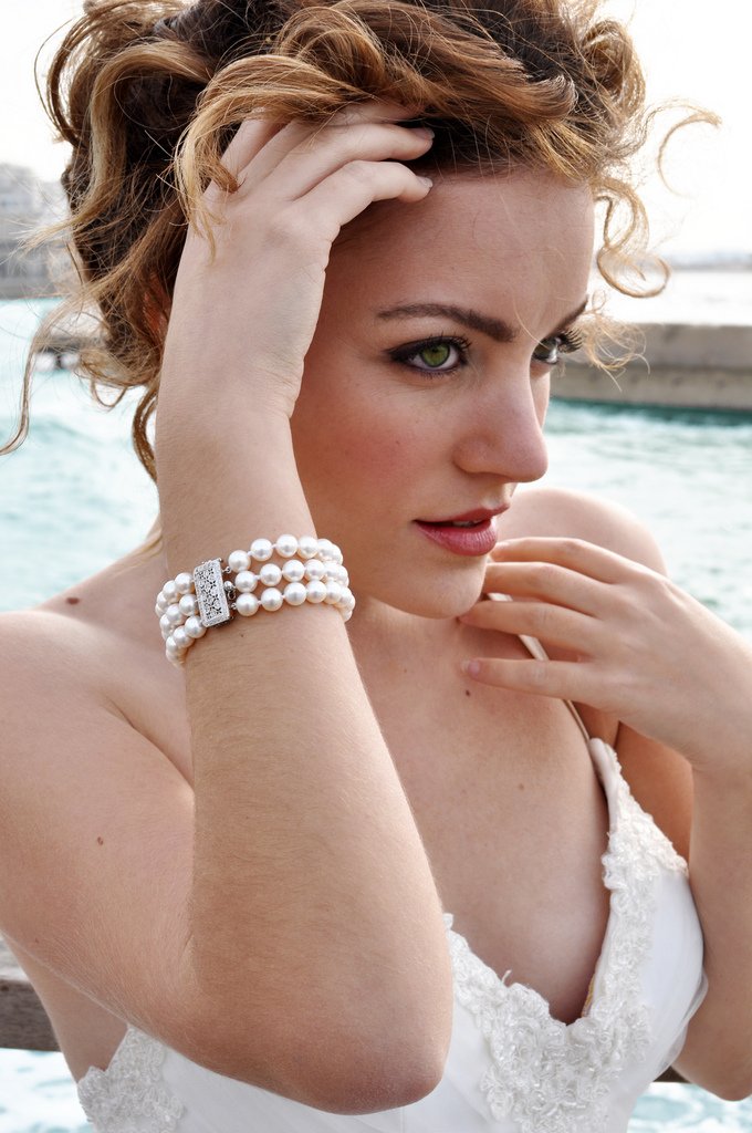 Stylish Bridal Pearls Bracelet