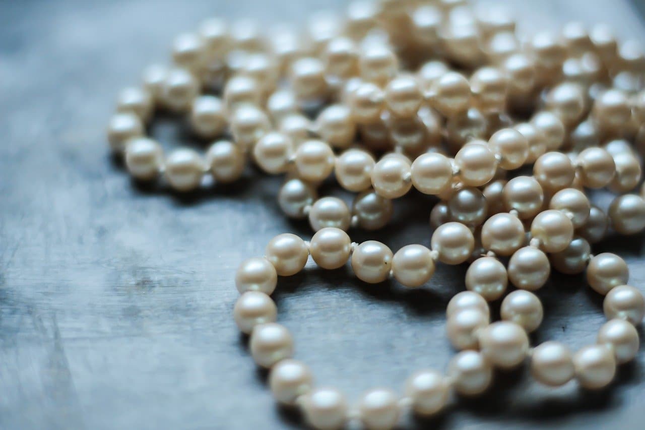 real pearls vs fake pearls