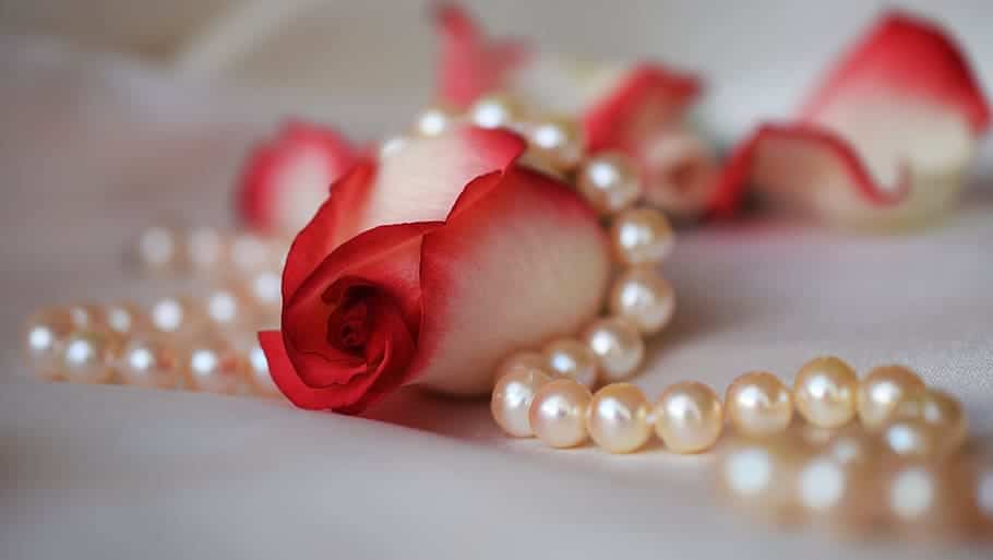 wedding pearl ornaments